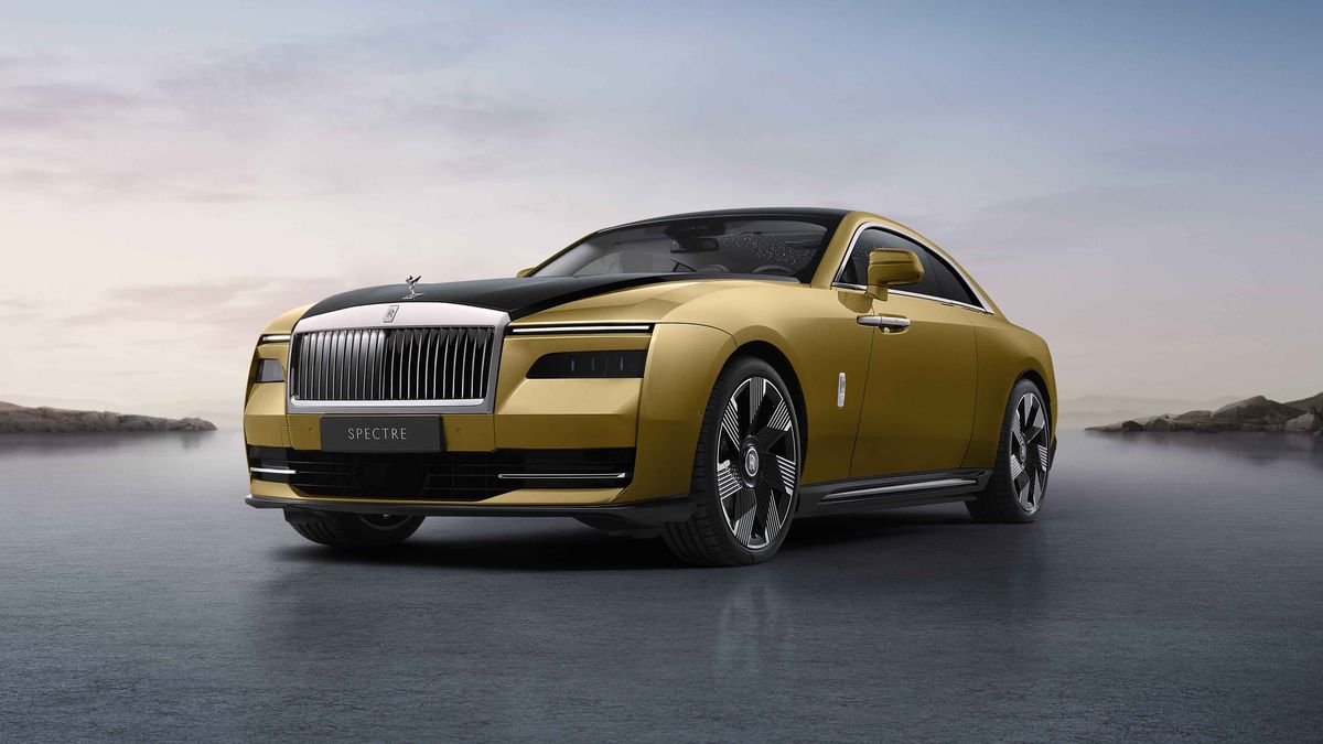 Rolls-Royce představil svůj první elektromobil